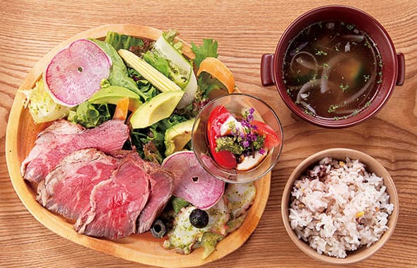 地元産をはじめとした新鮮野菜